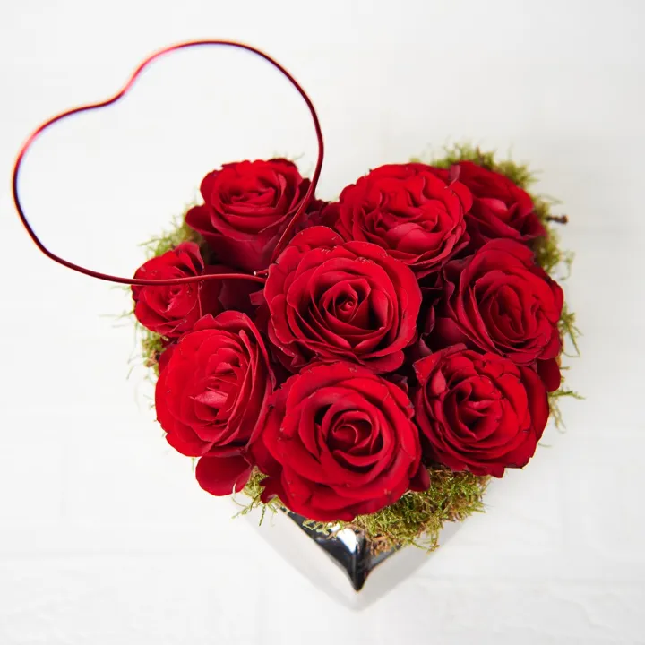 Aranjament Floral Moon Hart din Trandafiri Rosii