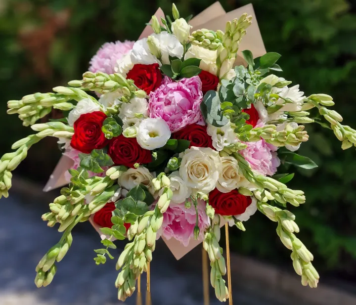 Buchet Parfumat din Trandafiri, Tuberoze și Bujori Heaven Scent