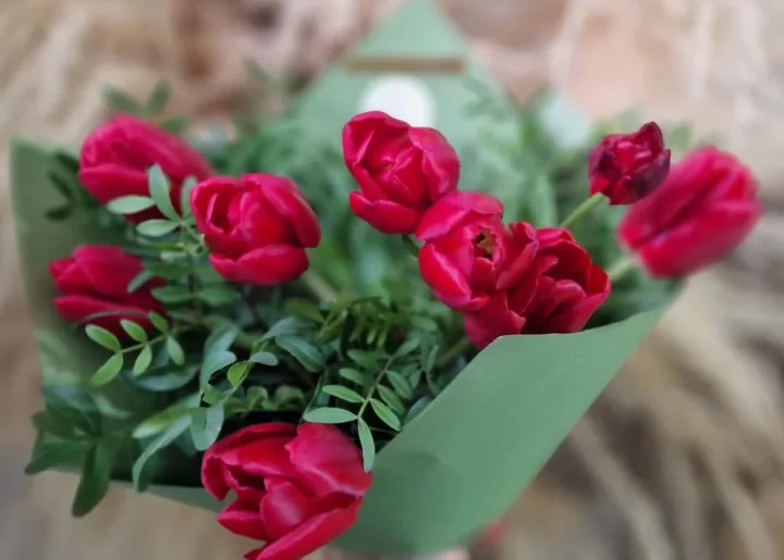 Buchet din Lalele Roșii Red Tulips