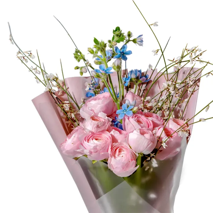 Buchet Romantic cu 15 Ranunculus Roz, Oxypetalum și Genista Parfumată